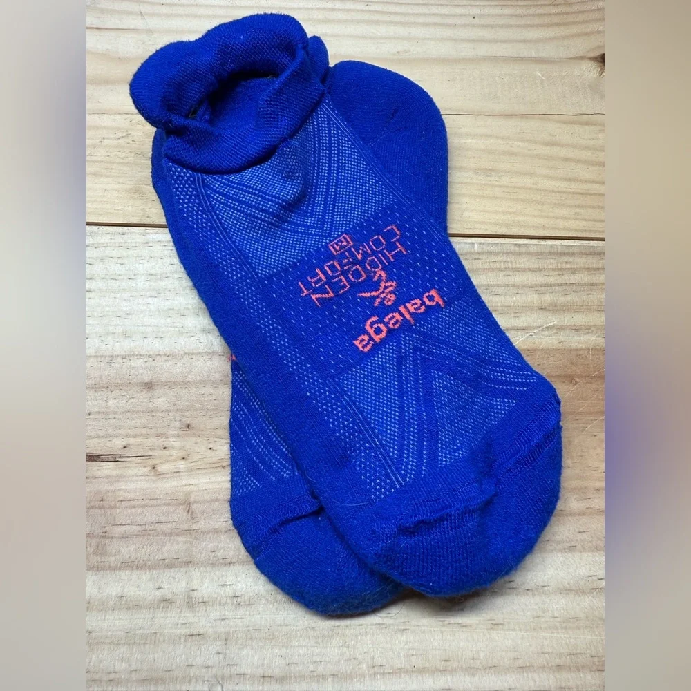 EUC (3) Balega High Cushioning No-Show Socks - Medium - Picture 3 of 4